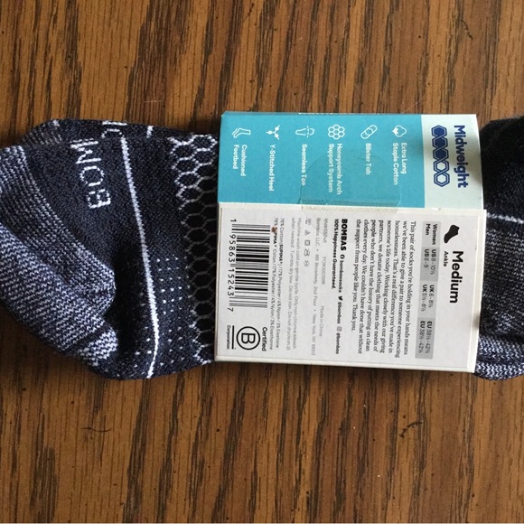 Assortment of new Bombas Women’s socks - Picture 7 of 16